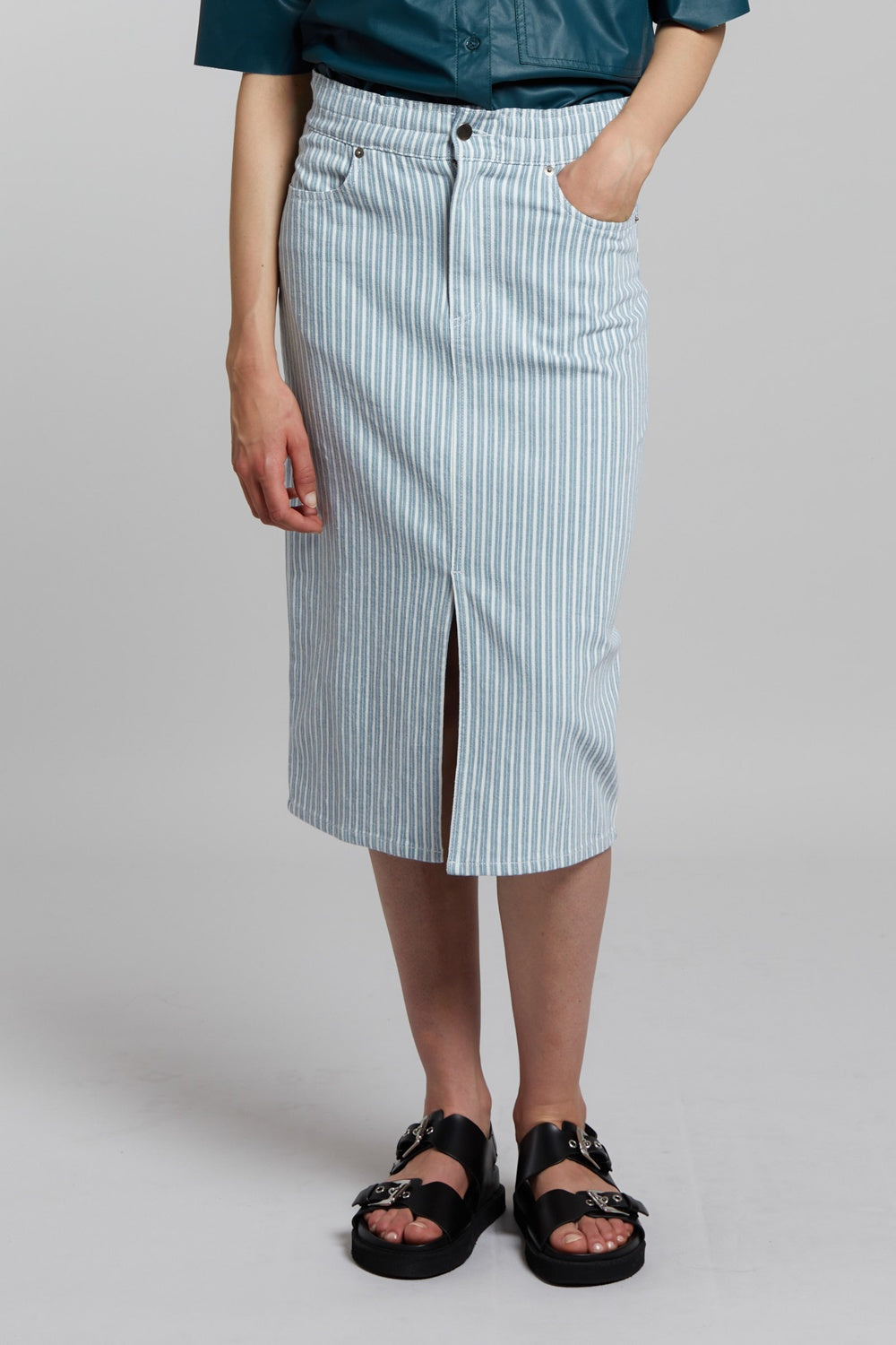 LIGHT BLUE