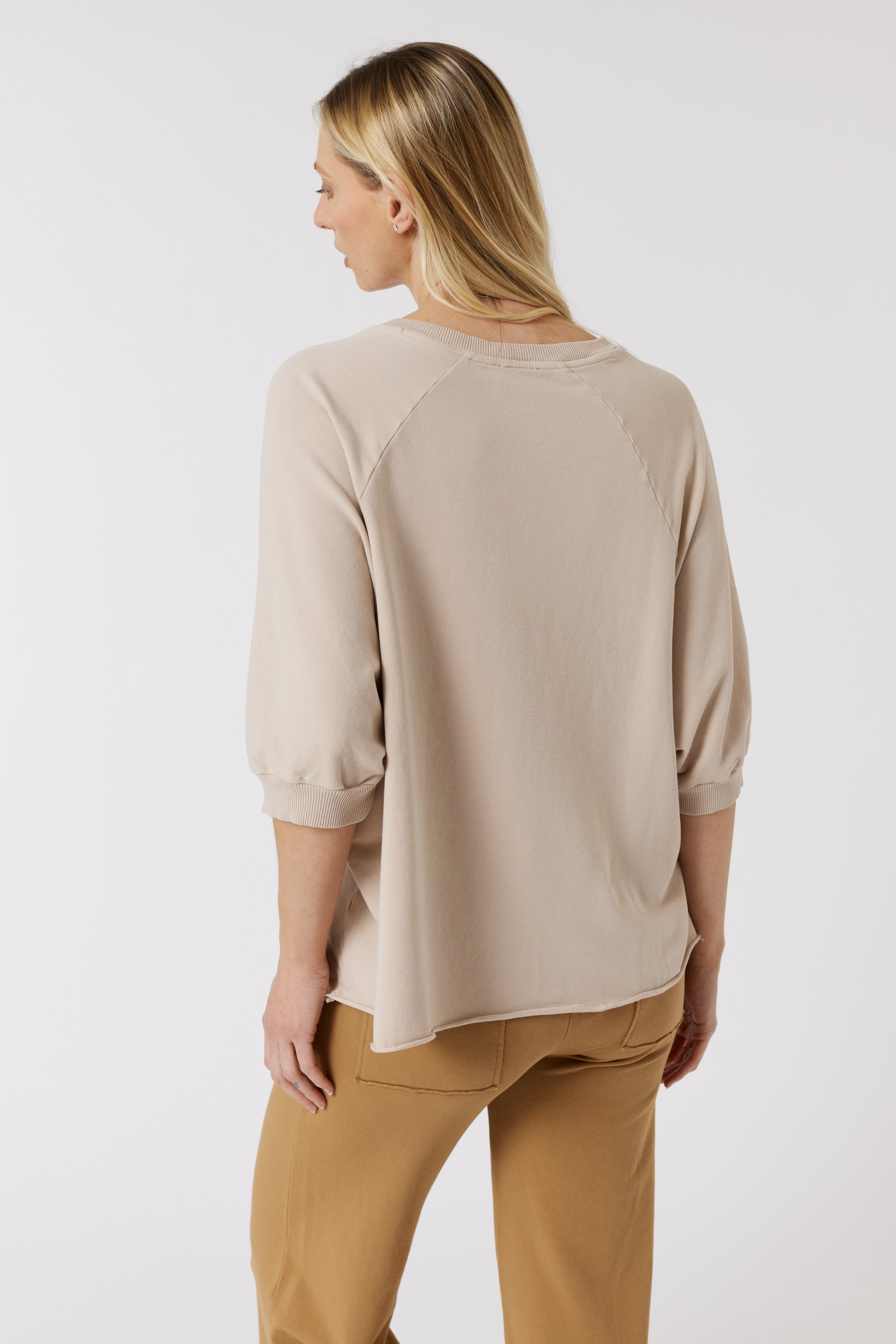 Top JAEL E26