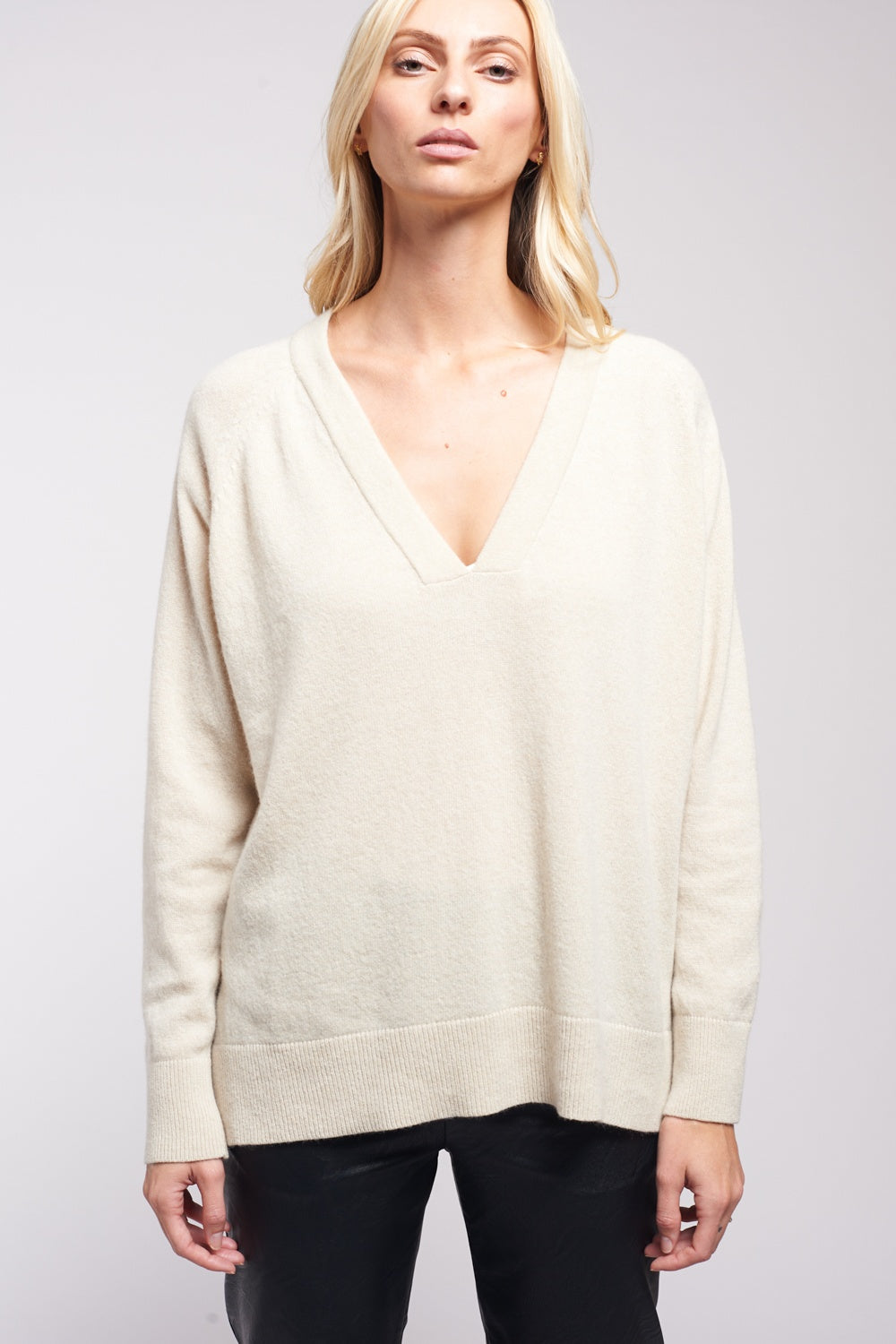 MALA V-NECK SWEATER winter 23 24