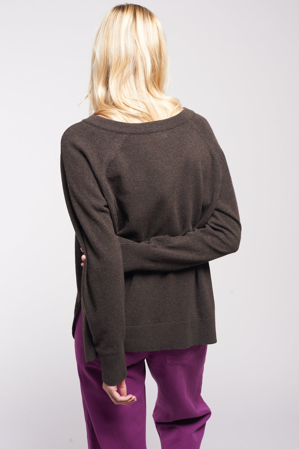 MALA V-NECK SWEATER winter 23 24